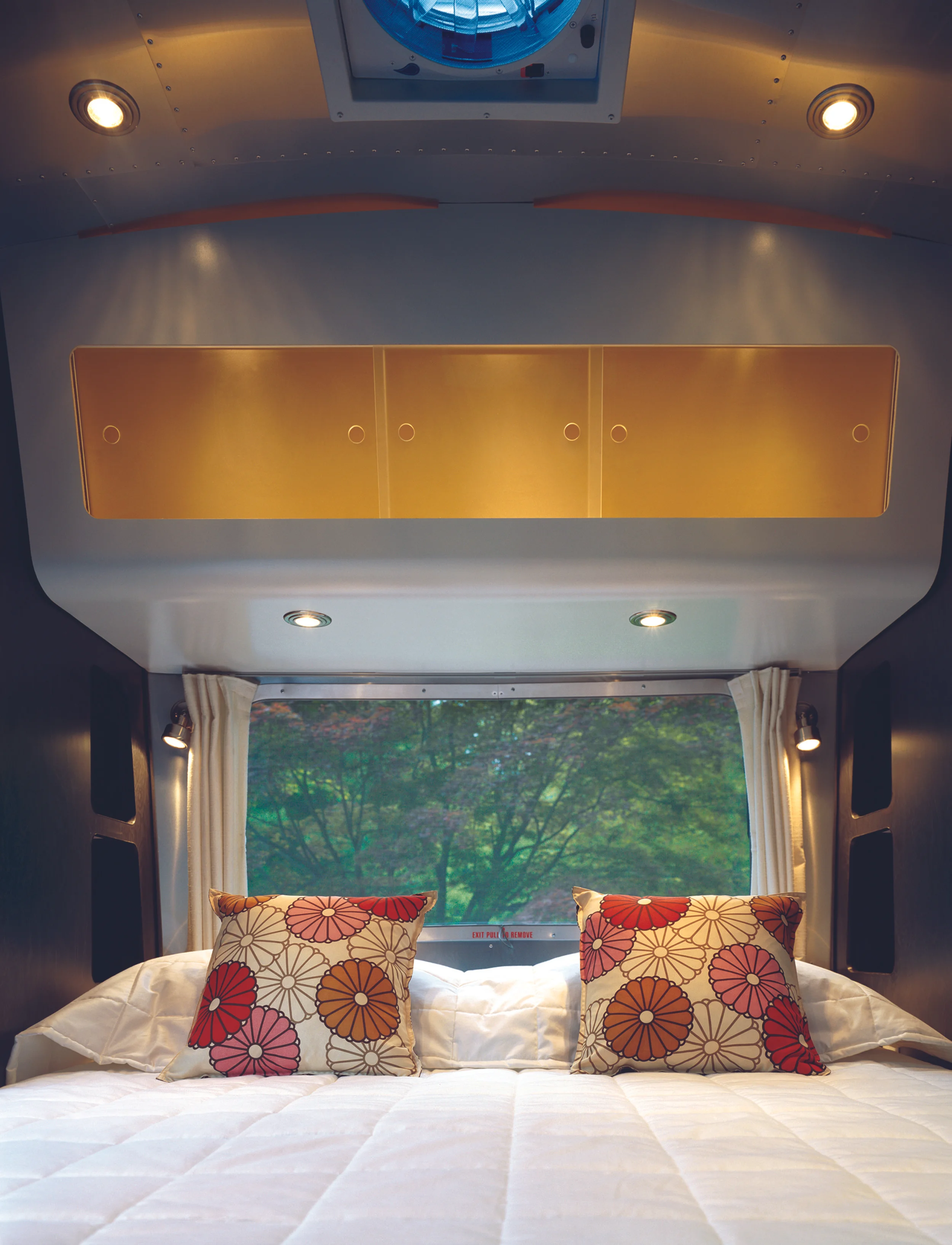 28' bedroom.jpg