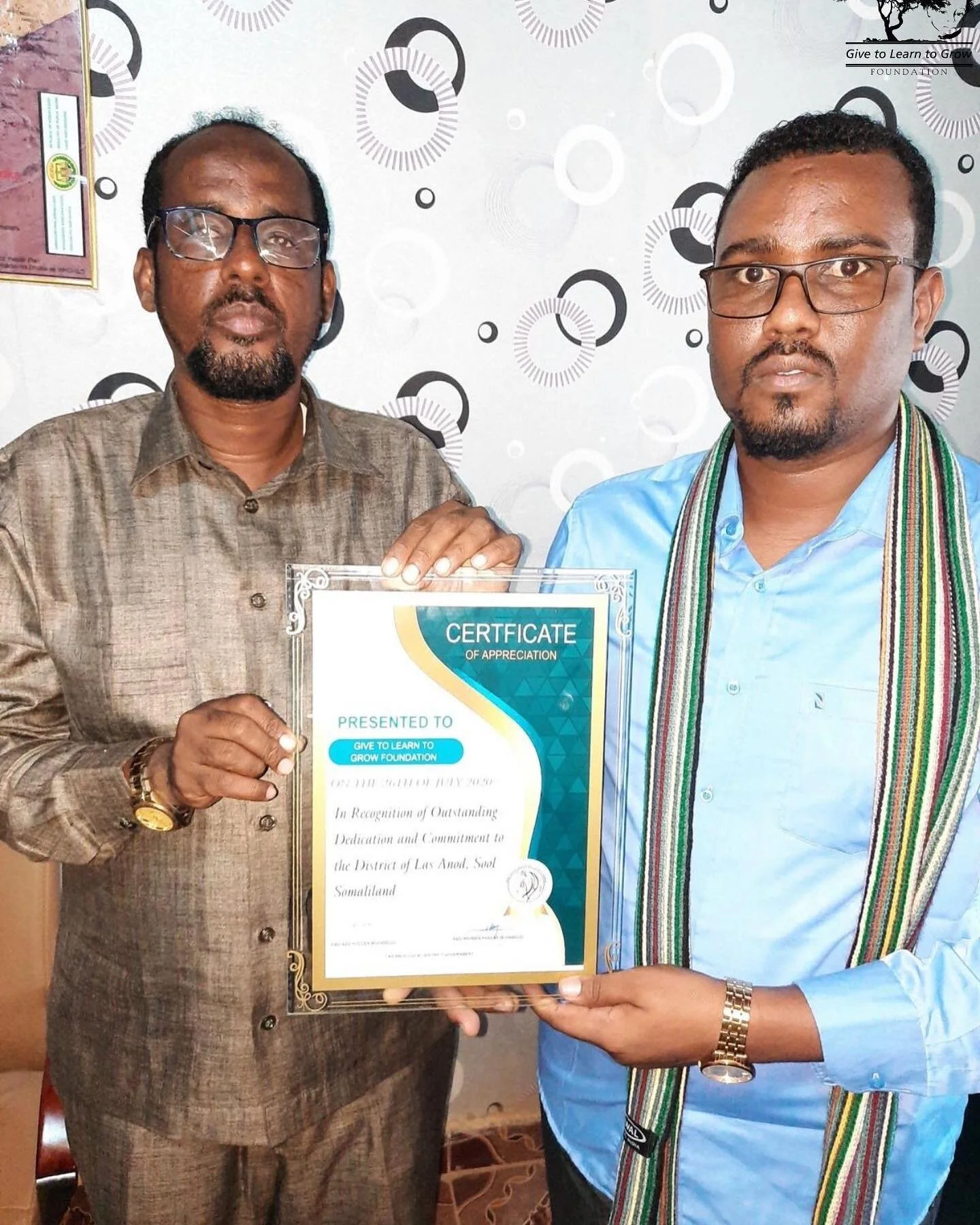 We are honoured to receive this award of recognition  from the District Mayor of Las Anod for our humanitarian aid, construction and schools we've built in and around the city. We are humbled with gratitude, thank you! ⁠⠀
⁠⠀
*We are a #nonprofit orga