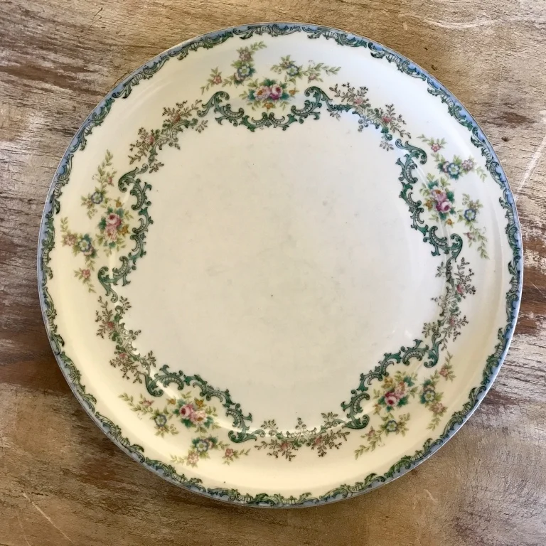 Blue china dinner plate 4.jpg
