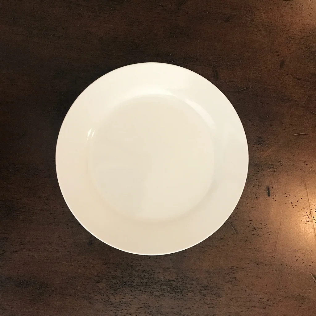 white dinner plate 9.jpg