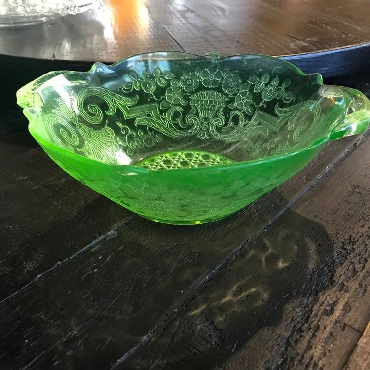 lime+green+serving+bowl+2.jpg