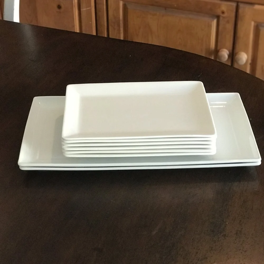 White Collection serving trays in two different sizes. Great for appetizers or desserts. Vintage wedding rentals in the Temecula Valley.