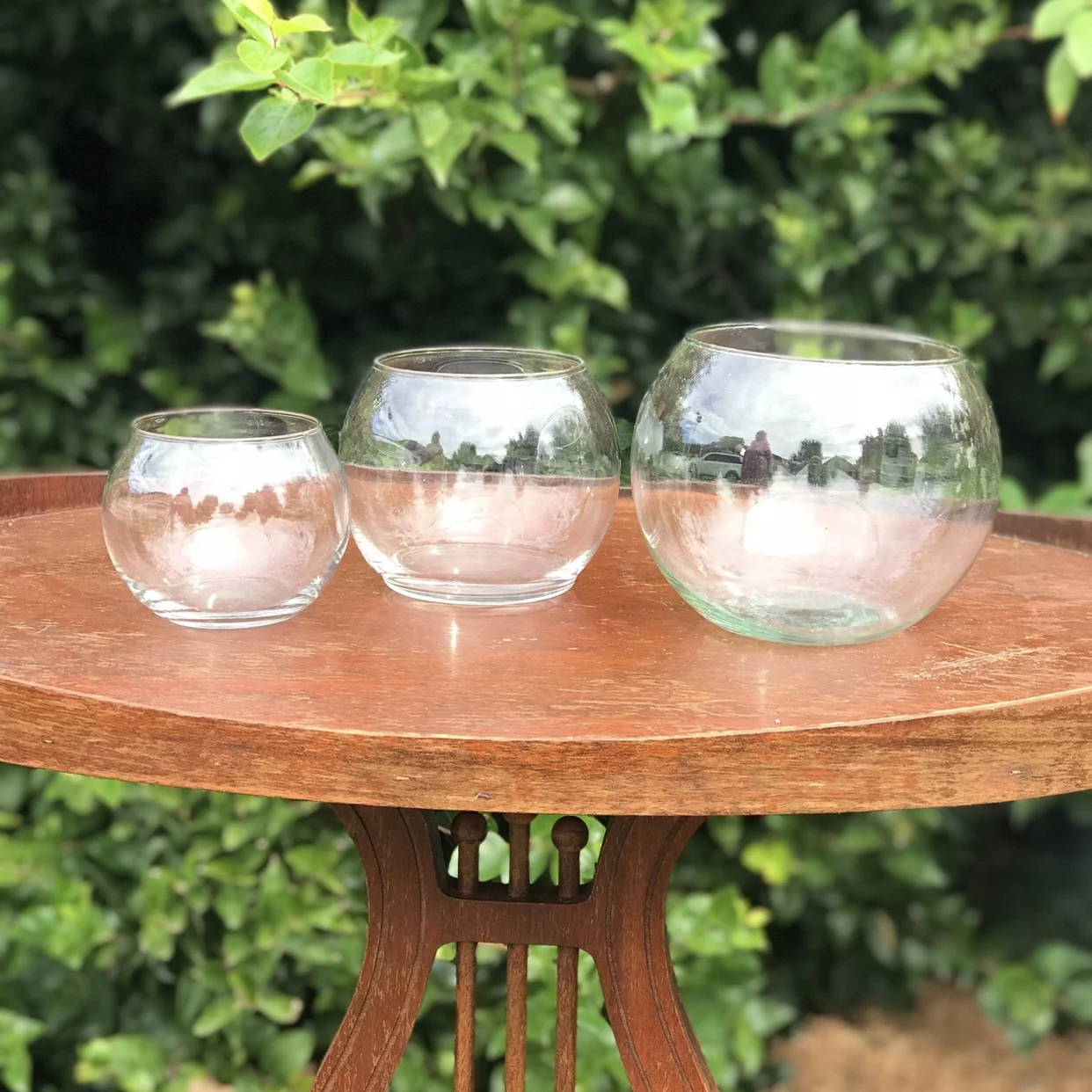 Fish Bowl Containers Great for floral arrangements or for holding silverware, candy, or any small treat. Also perfect to use as votive candle holders.
