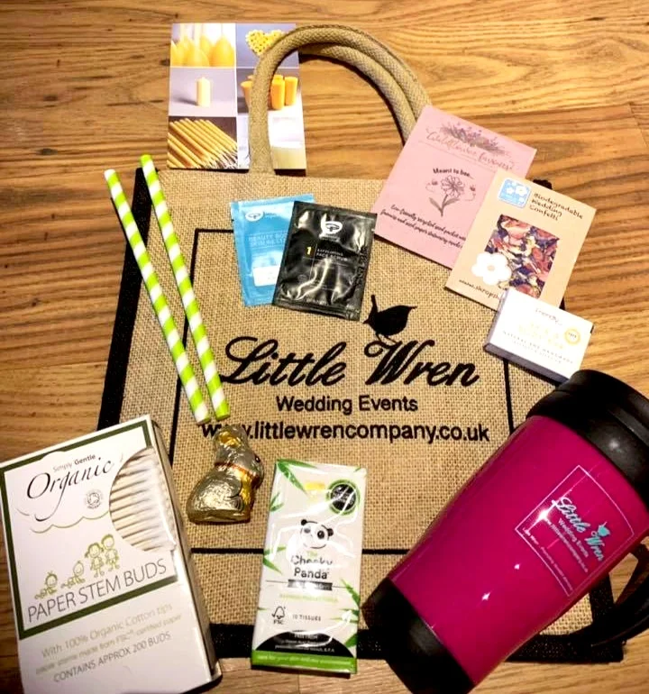 Contents & bag colour may vary.