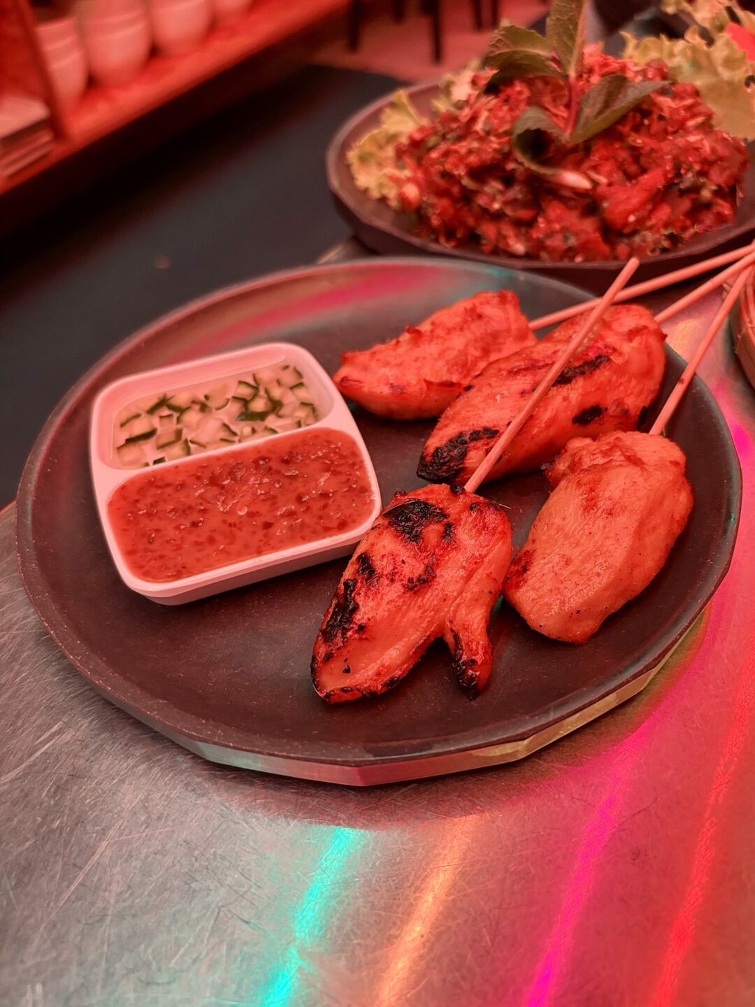 Soi-Thai-Canteen-Avril26-poulet-satay-1080x1440 brochettes.jpg