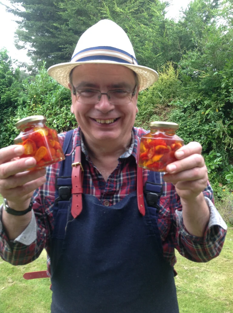 TOM GREEN'S OLD BLOKE'S KITCHEN