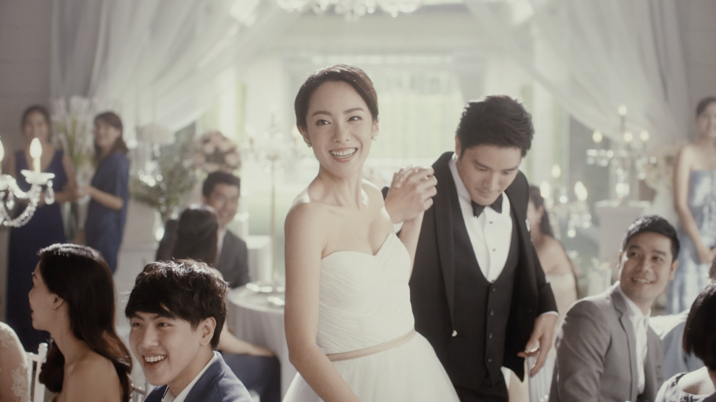INVISALIGN 'ASIAN SMILE'