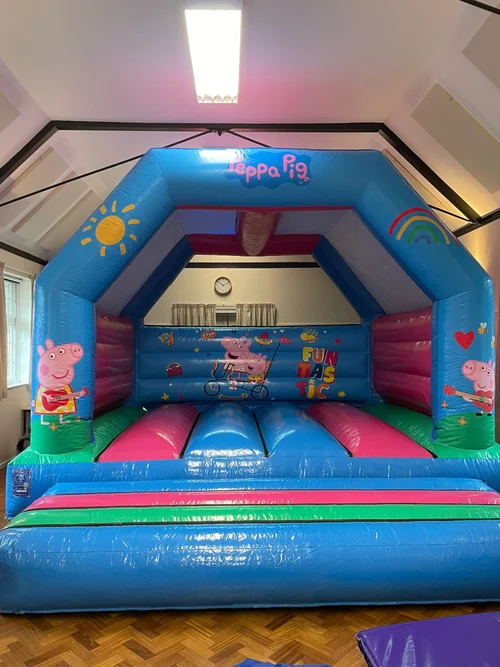 Peppa Pig bouncy castle hire Hove