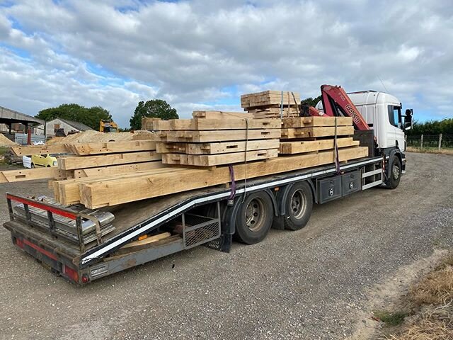 Next 2 out for a week of raising. #oakframe #oakframedbuilding #oak #oakbuilding #bespoke #wooden #woodenarchitecture #bespokebuilding #comebacksunshine