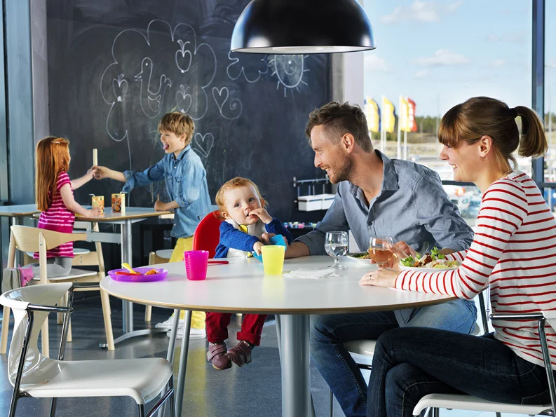 malin_lauterbach_Ikea-Restaurant.jpg