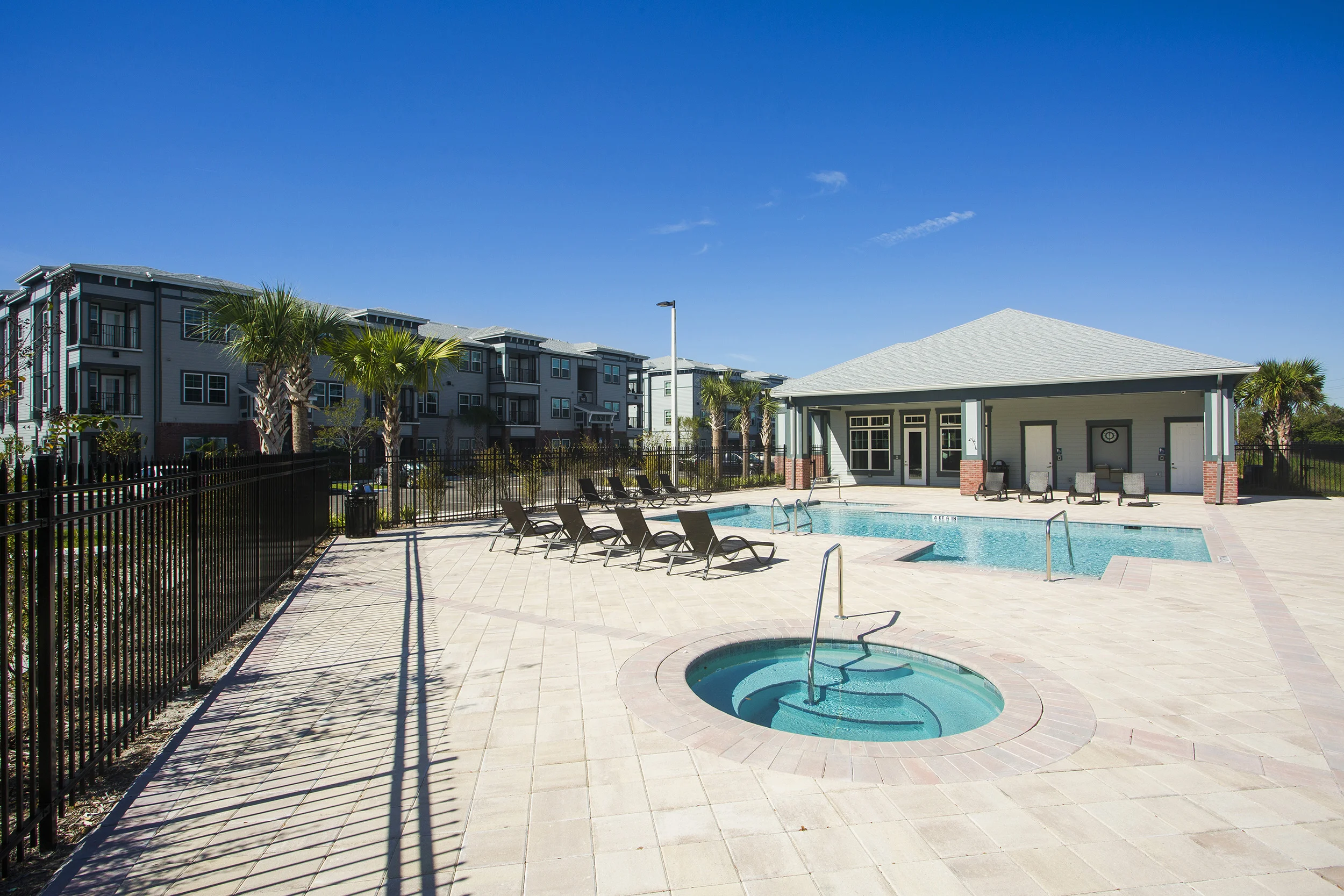 CharlestonEdge-Rental-Apartment-Brandon-Tampa-Florida-Pool-Bedrooms-Pool-3.jpg