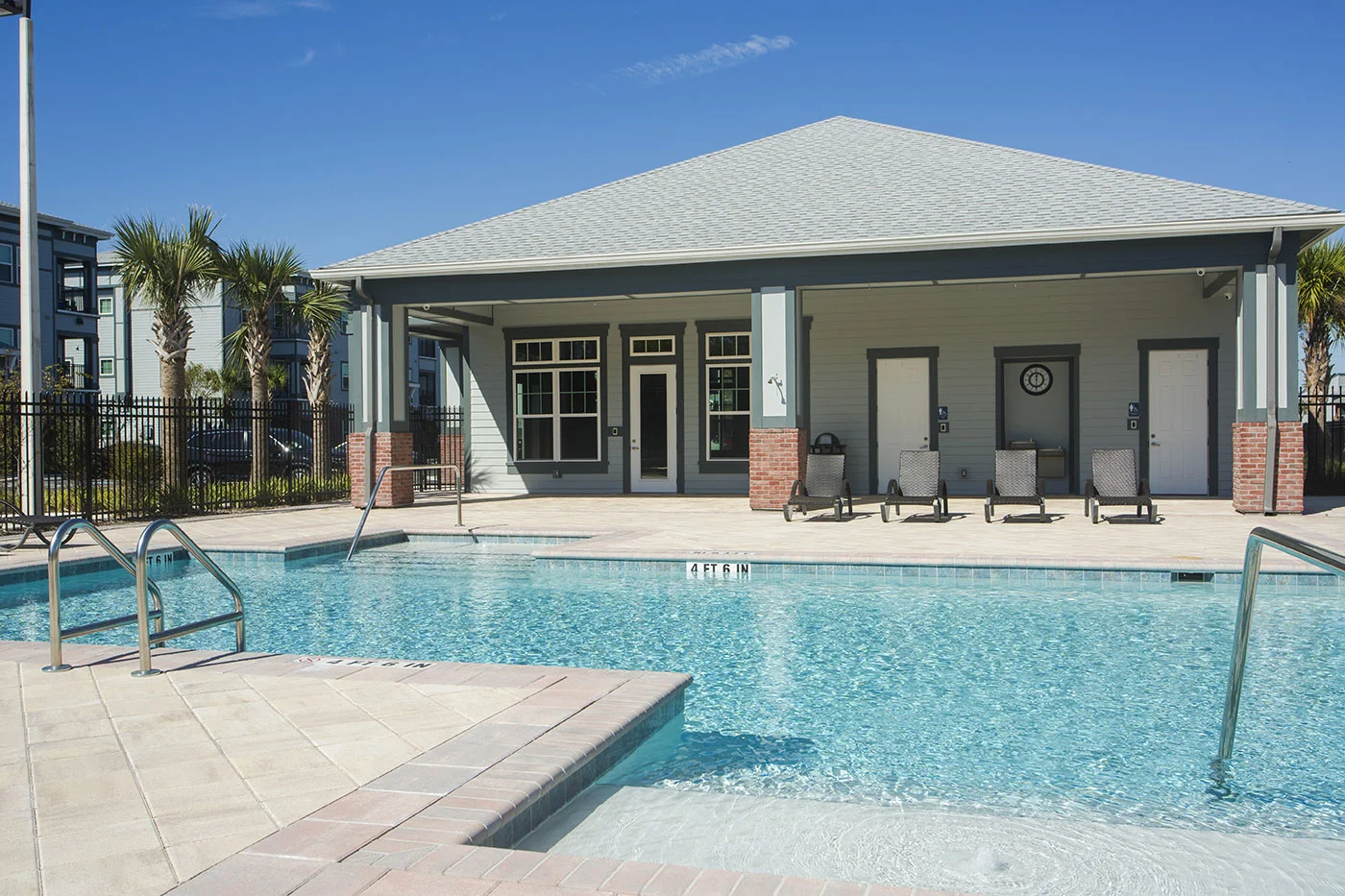 CharlestonEdge-Rental-Apartment-Brandon-Tampa-Florida-Pool-Bedrooms-Pets-Pool-5.jpg