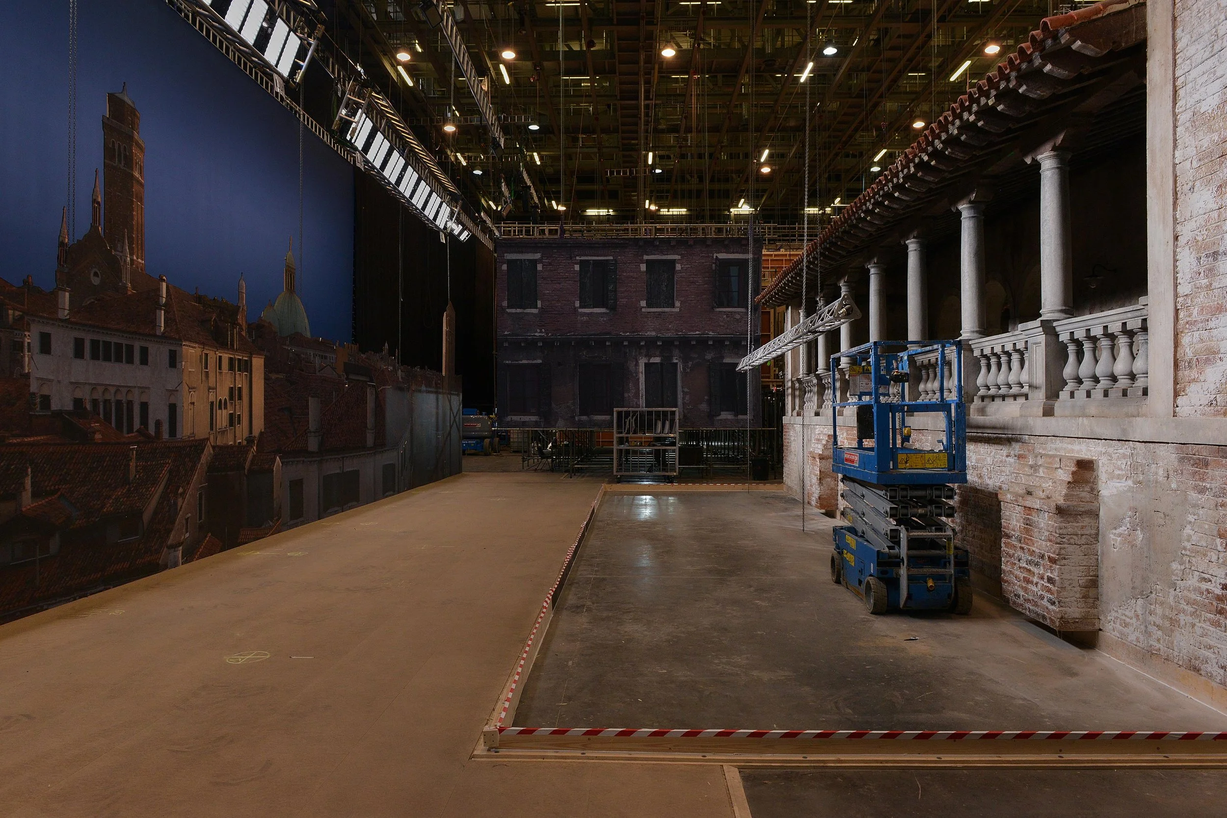 ALICIA'S BEDROOM 15.jpg