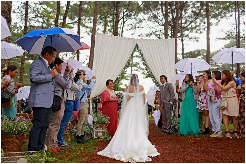 I learned from the first wedding and took my sweet time - but when I got this point I realized the song was ending so I kinda sped up again. Eep, hehe. Nerves.