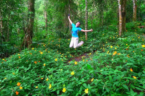 This lovely field of everyday flowers <3 I've only ever seen them in Mt. Apo.