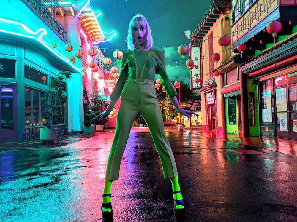 neon-woman-online-art-class.jpg