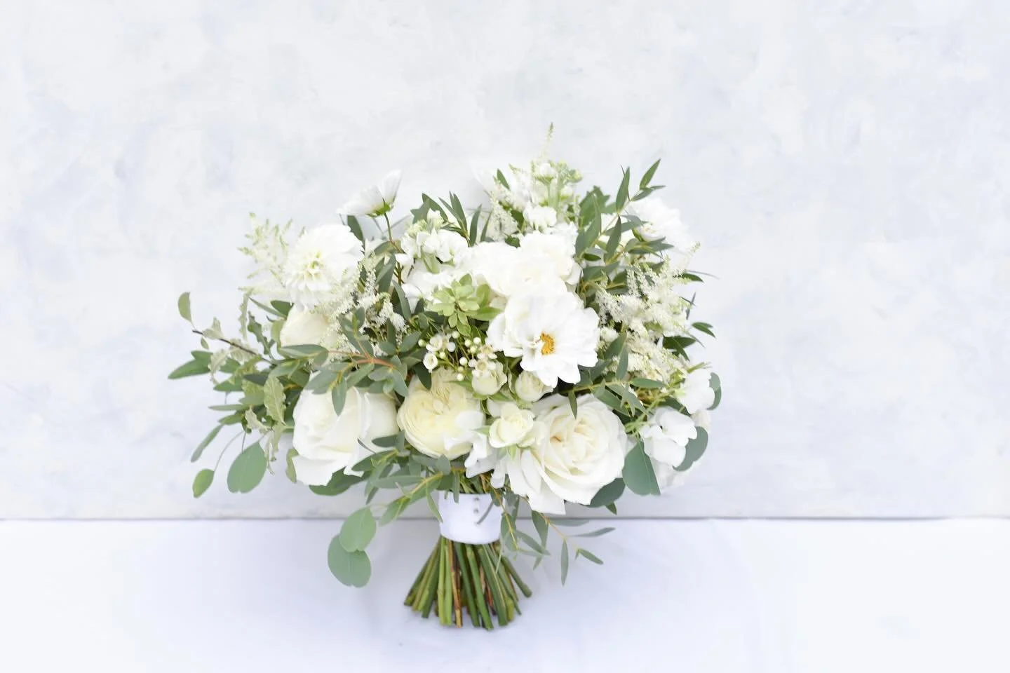 Amy&rsquo;s pretty bouquet full of gorgeous seasonal blooms 🤍