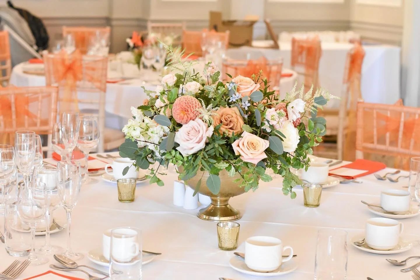 Pretty table arrangements 🧡