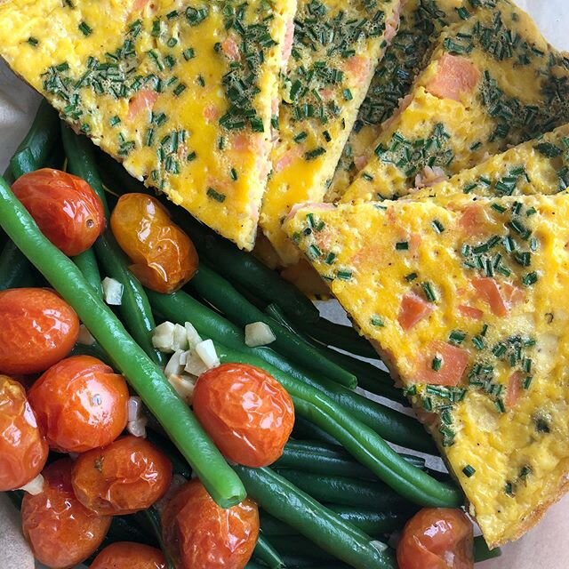 Pastured eggs with a chive and lox frittata, steamed beans and popped cherry tomato. Perfect for a work lunch or dinner. #vitalfarmseggs  #vitalfarms #personalchef #lunch #dinner #cheflife #glutenfree