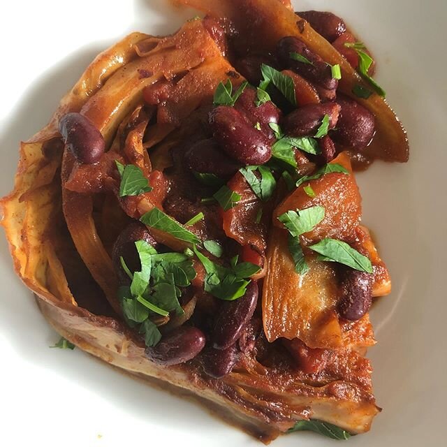 Bonus recipe for this warm and cozy braised cabbage with paprika and kidney beans (sooo healthy and scrumptious) can be found on my website subscribe page! 🥰  Click through for link to website! @kinshipcooking  Subscribe to my up-and-coming newslett