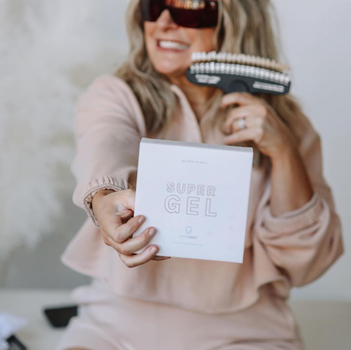 Nothing like starting the week with a special promo! 🦷✨

👉🏻 In Studio Teeth Whitening: for only $99! (regular price $150) 🔥

Promotion Valid until September 10th.

Book your appointment today! Link in Bio! 

📸 @sunna.smile

#organictanwinnipeg #