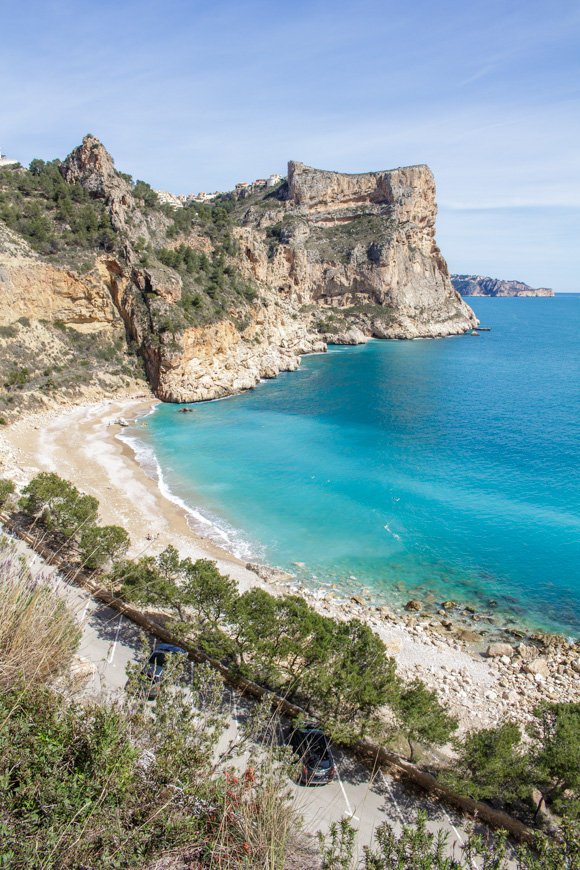 en la Cala del Moraig los temporales se llevan el aparcamiento cada invierno