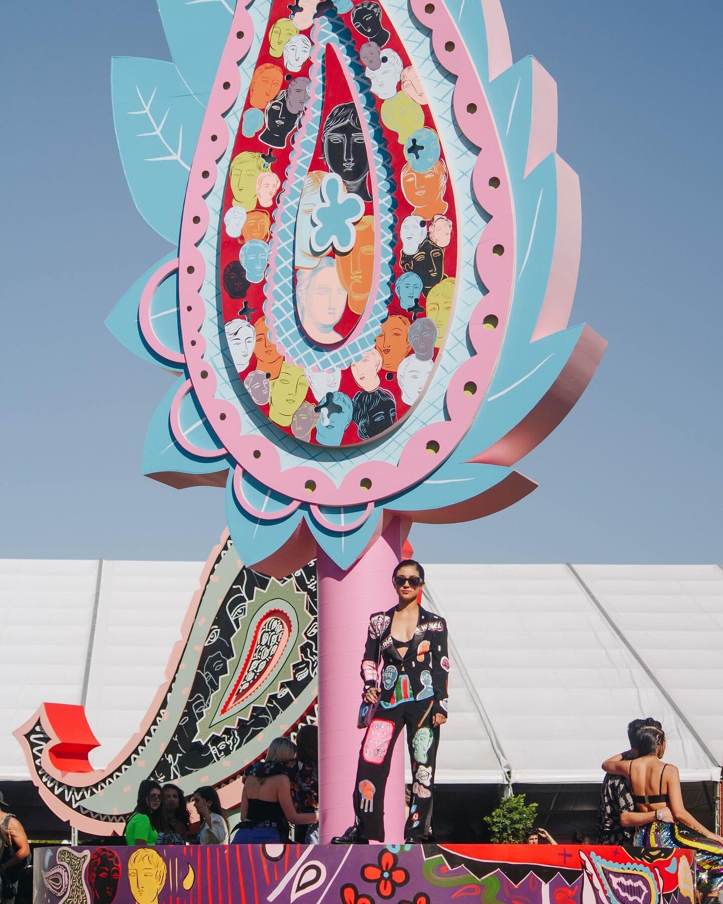 It&rsquo;s almost festival season! 🎉🎉🎉
Check out my permanent installation MISMO at @stagecoach this year!

Photo by @georgeduchannes from the first installation of MISMO in &lsquo;19.

Side note: Make sure to put in your custom MUCHO order for yo