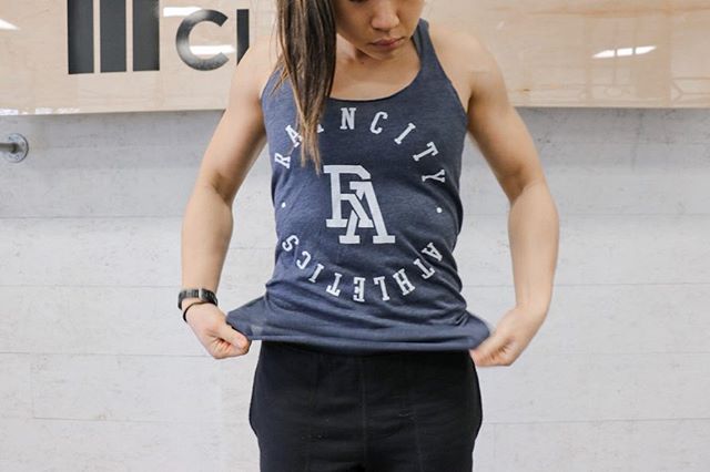 #raincityretail march on sale, limited quantities so get yours quick!
・・・
$25.00 - crops + tanks
$55.00 - Black hoodies + zip-ups
・・・
#raincityathletics #raincityathls #rathletes #raretail