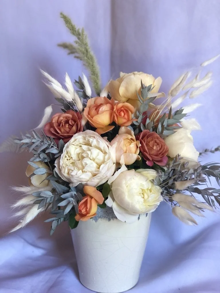 Light pinks_white_whispy_fall centerpiece.jpeg