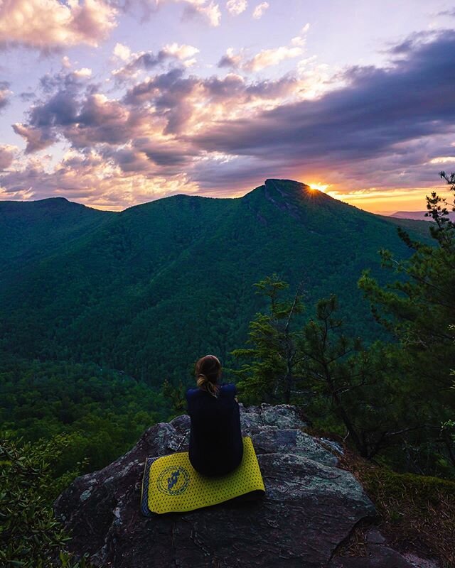 As much as I love summer it does make watching the sunrise a bit trickier. But luckily this spot was just a quick drive down a dirt road from where we were camping. Even though this is one of my favorite areas this was actually my first time to this 