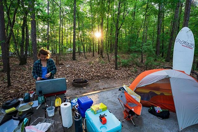 One definite pro to car camping is that you don&rsquo;t have to think about what to bring you just throw it into the car. Oh and banana pancakes are nice too! #bananapancakes #🍌🥞 #sleepinthedirt #optoutside #motherofcomfort #gopc