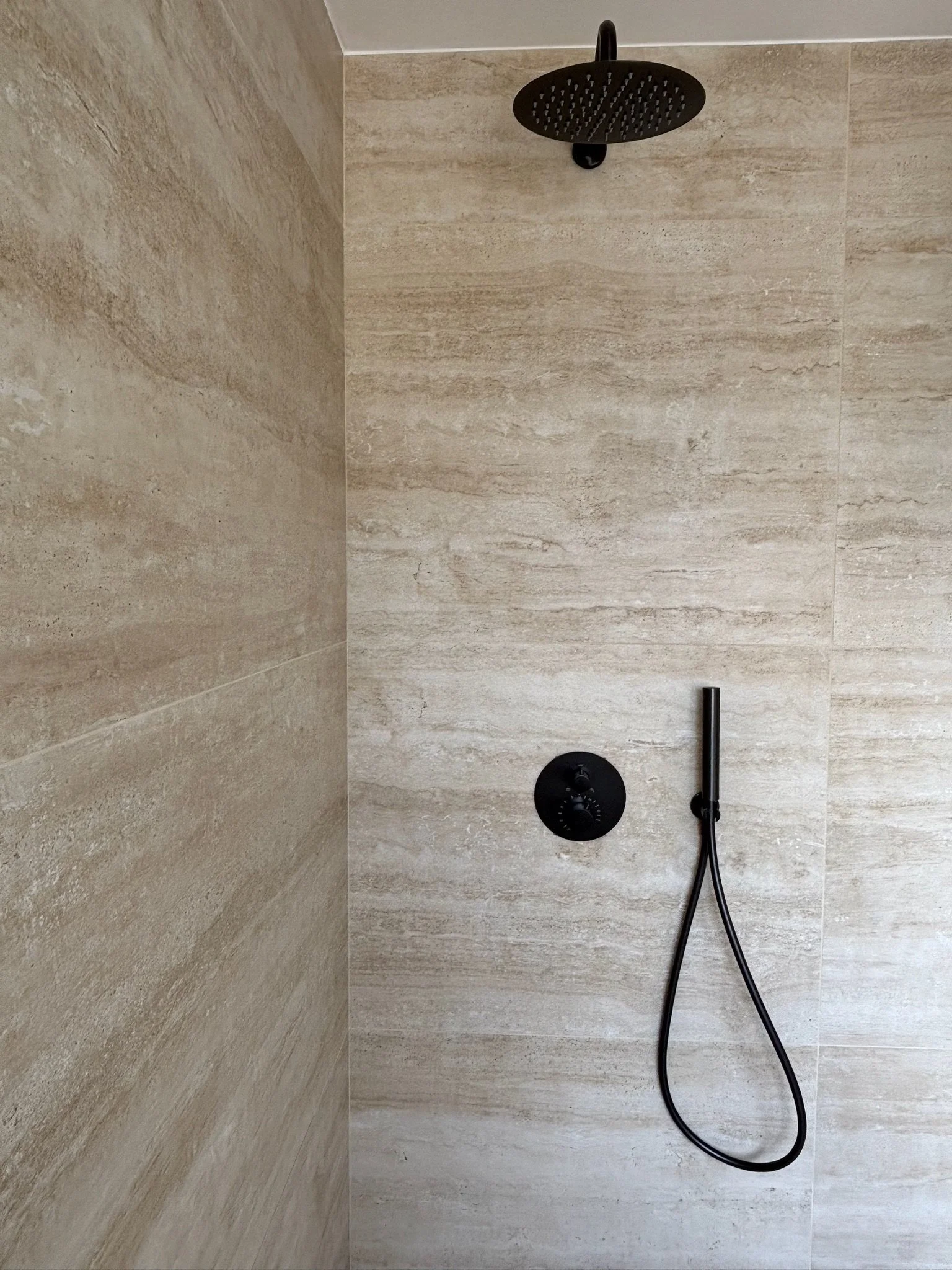 projet-menil-salle-de-bain-renovation-haut-de-gamme.jpeg