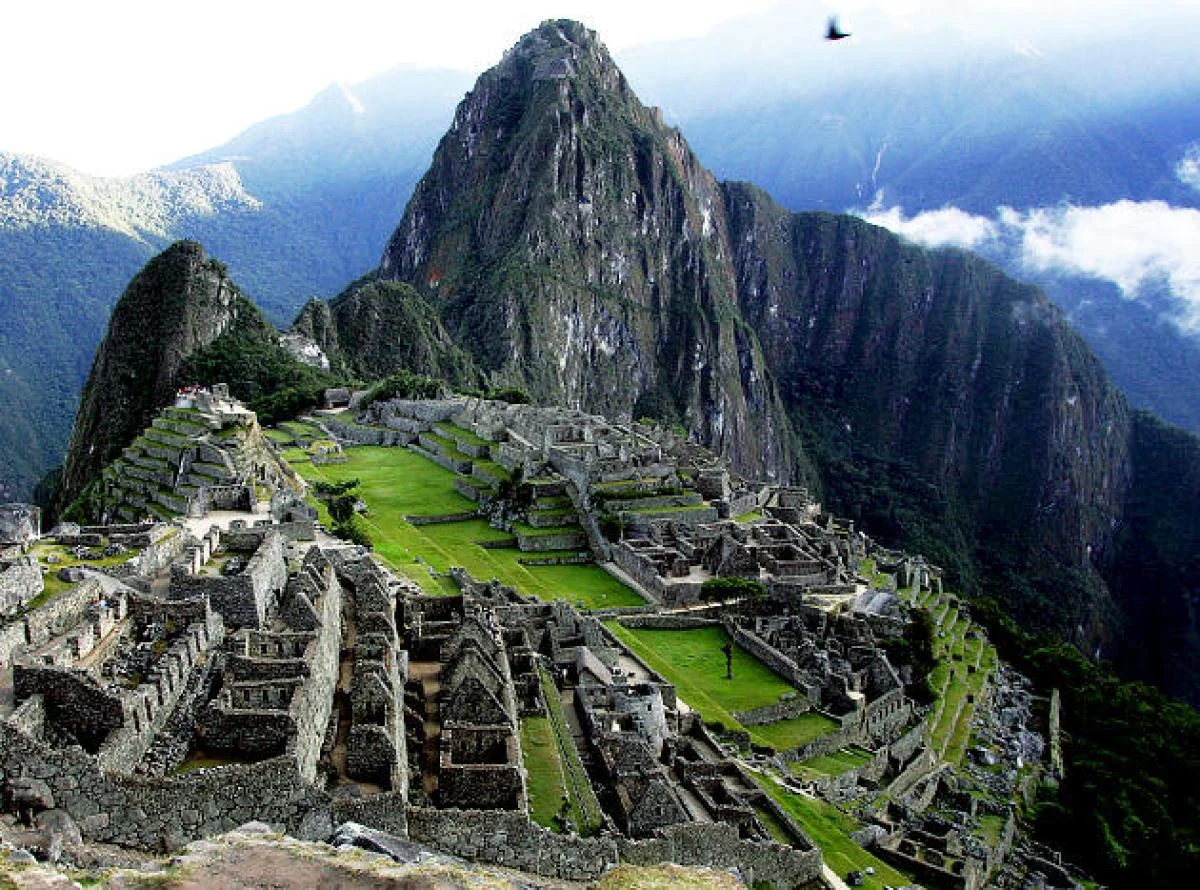 Pyramid Macchu Picchu.jpg