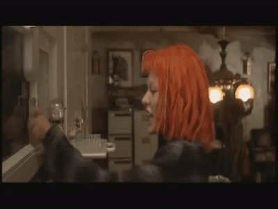 The_Fifth_Element_Leeloo_Chicken_good.gif