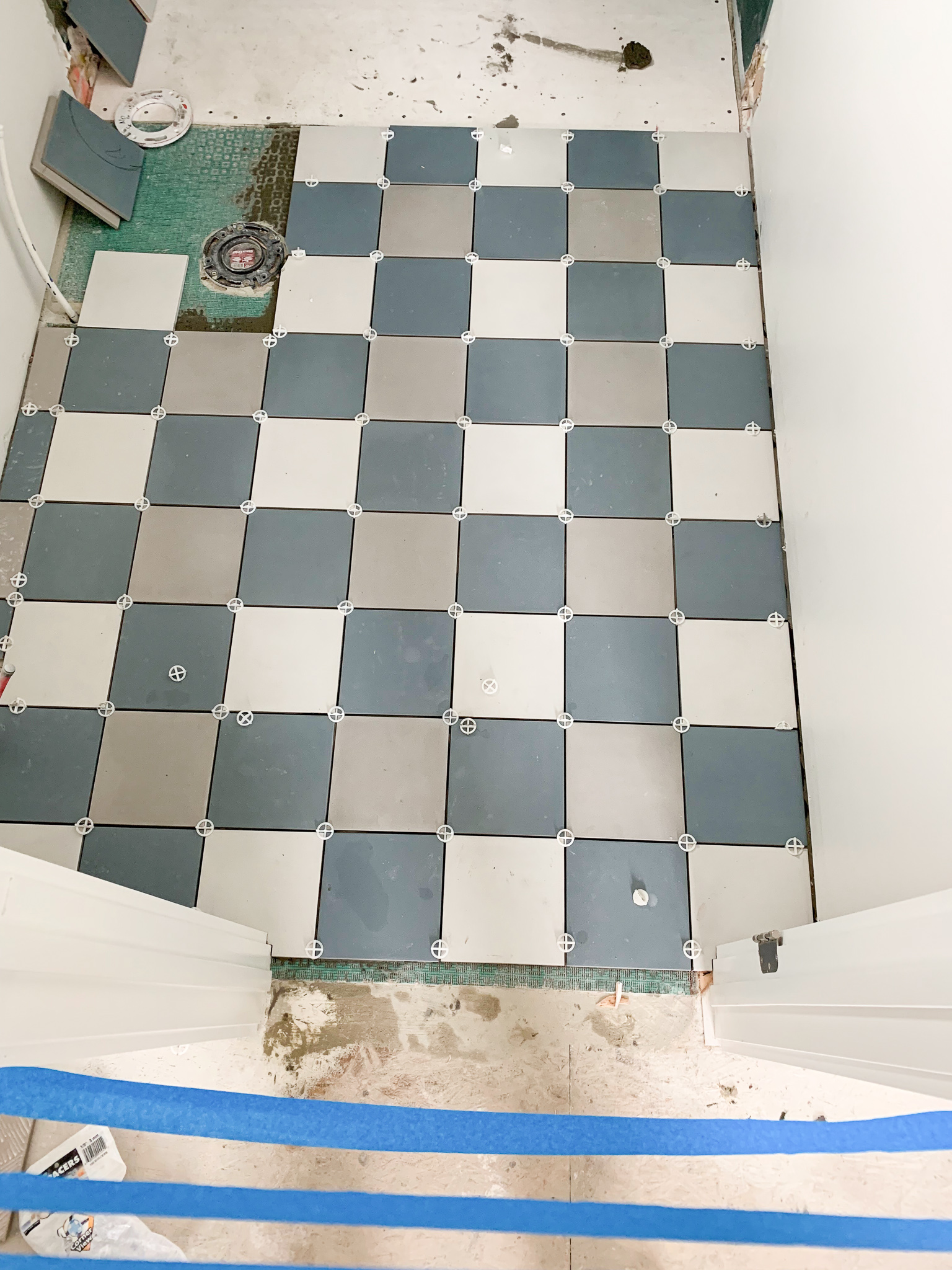 BUFFALO-CHECKED BATHROOM FLOOR