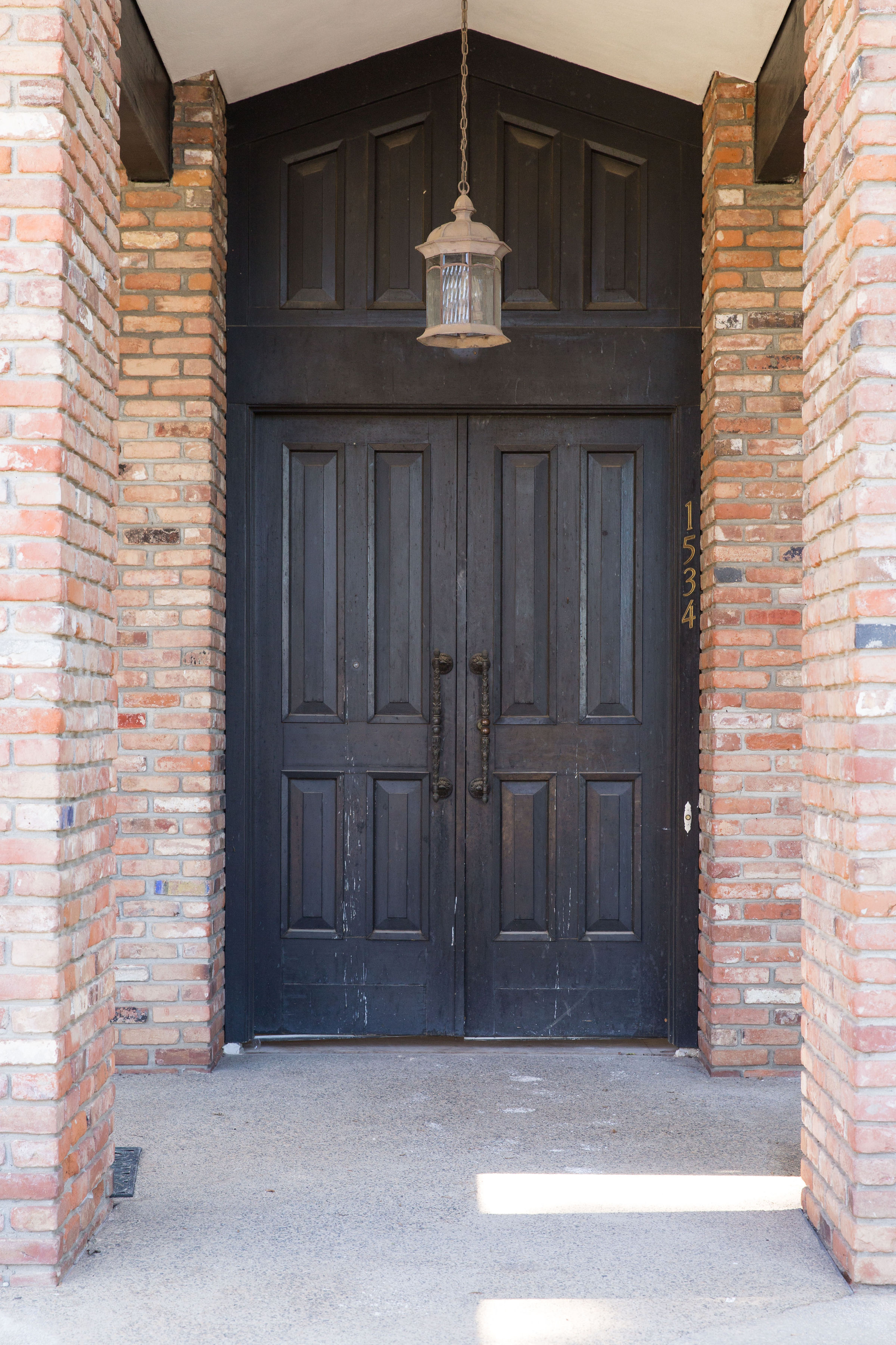 1960’S ORIGINAL FRONT DOOR & BRICK COLUMNS