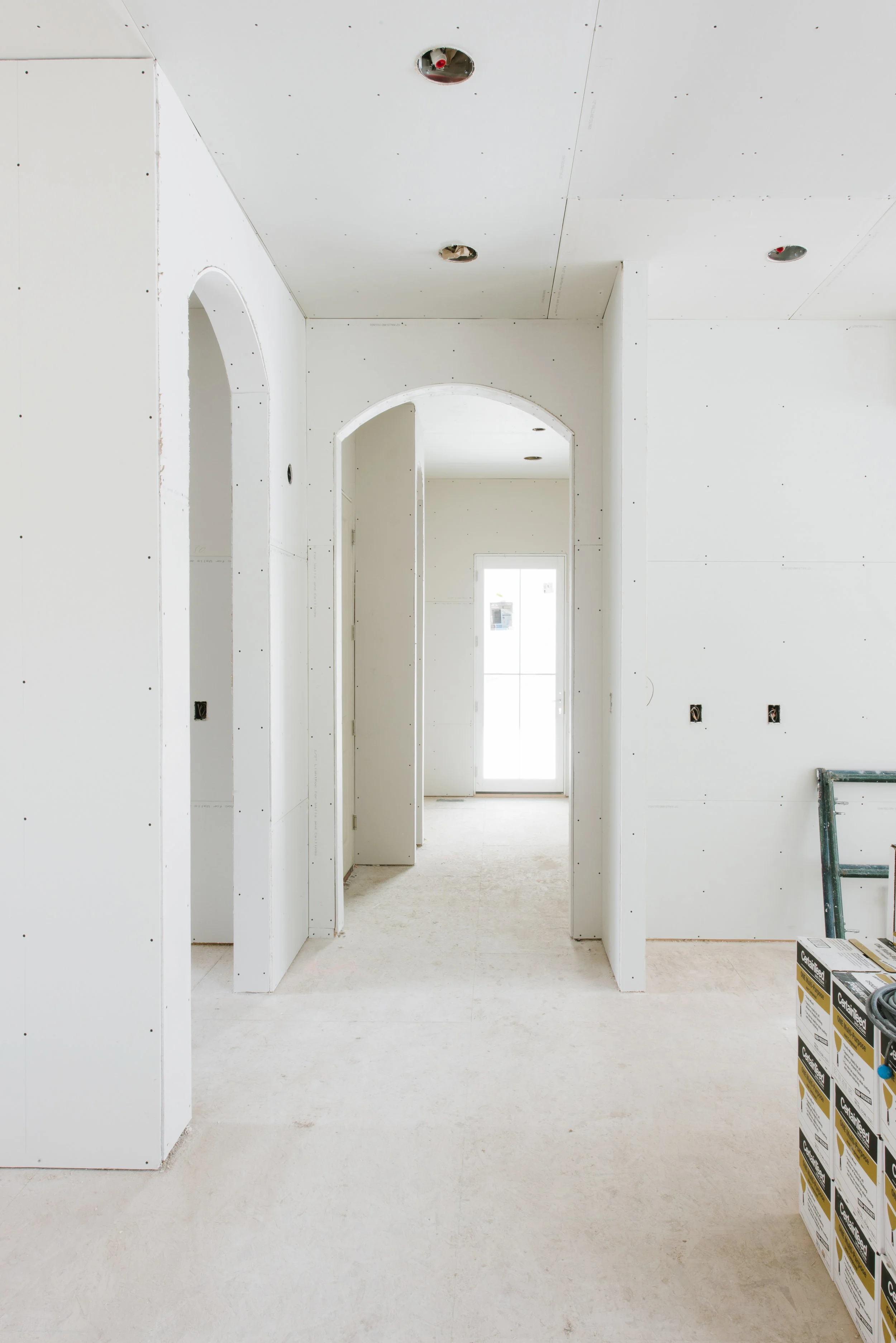 LOOKING TOWARDS MUDROOM