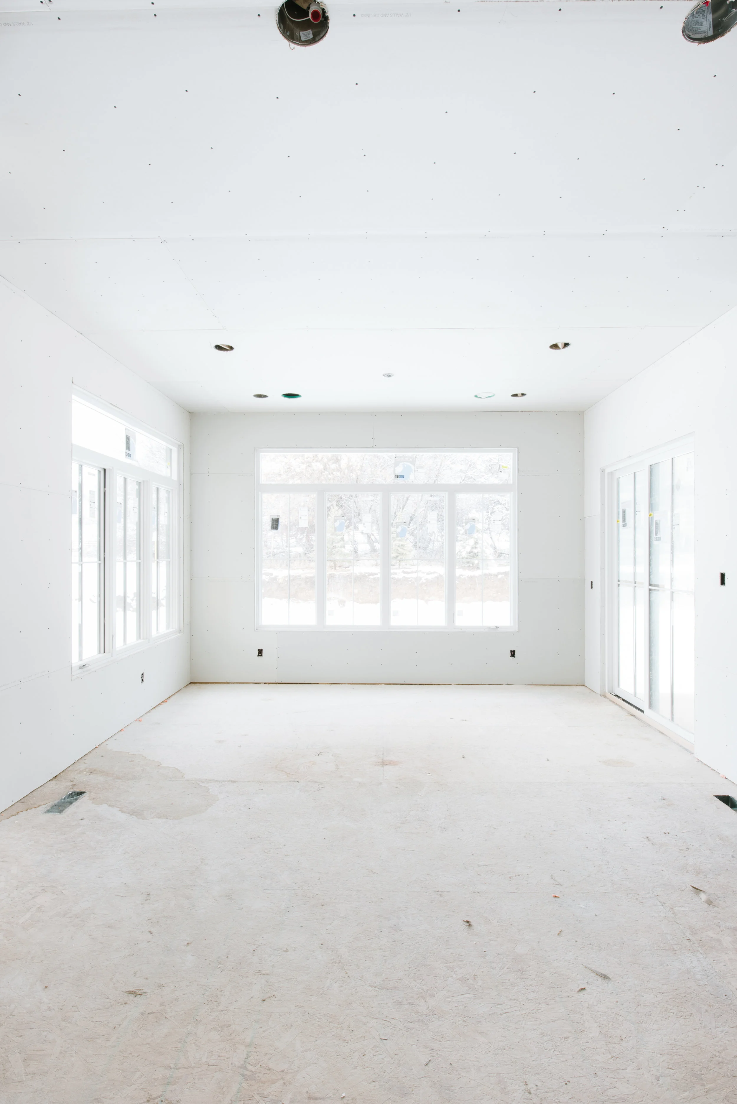 LOOKING FROM KITCHEN TO BREAKFAST NOOK