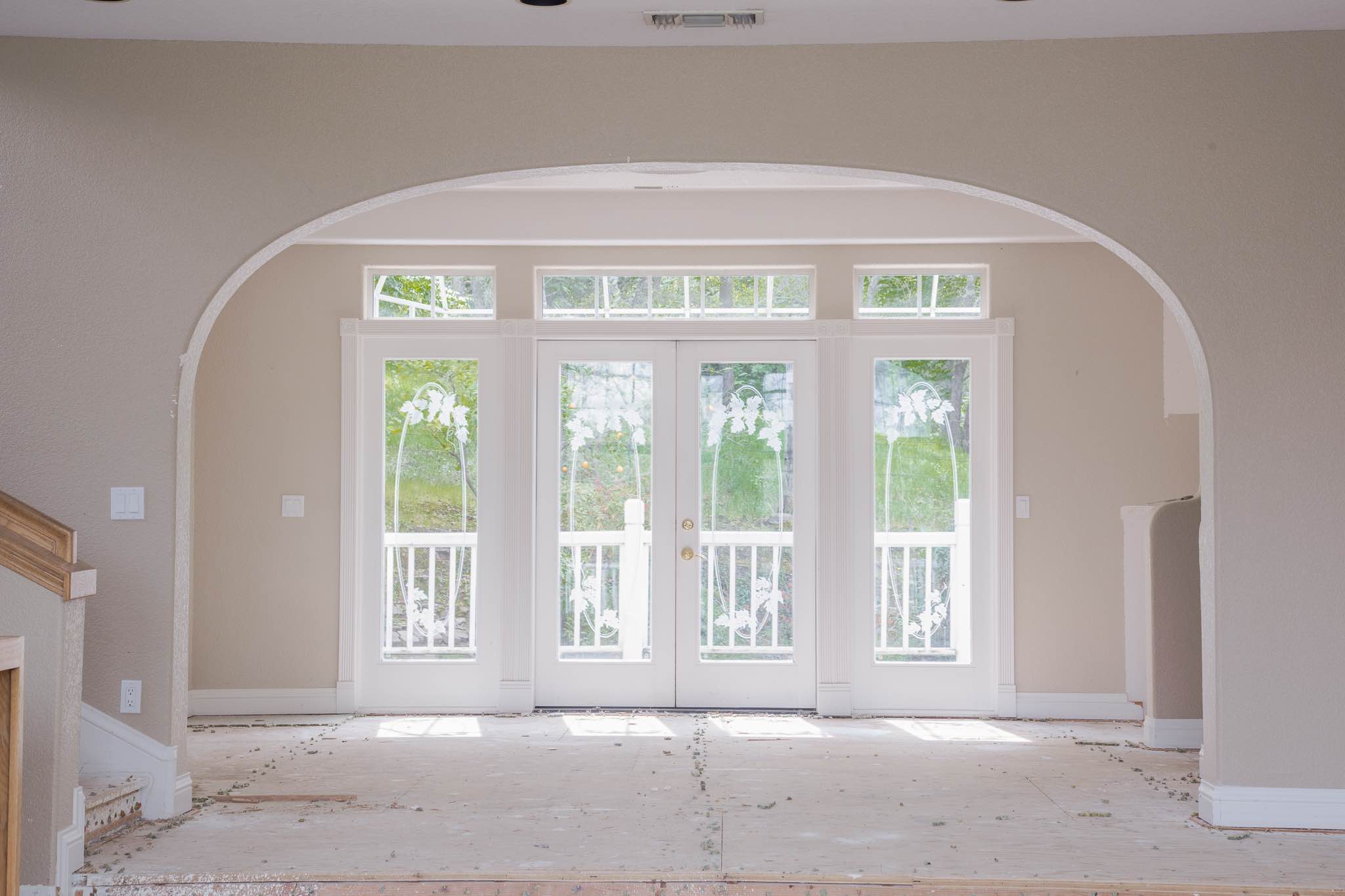 DINING ROOM, LOOKING TOWARDS ONE OF FOUR DECKS