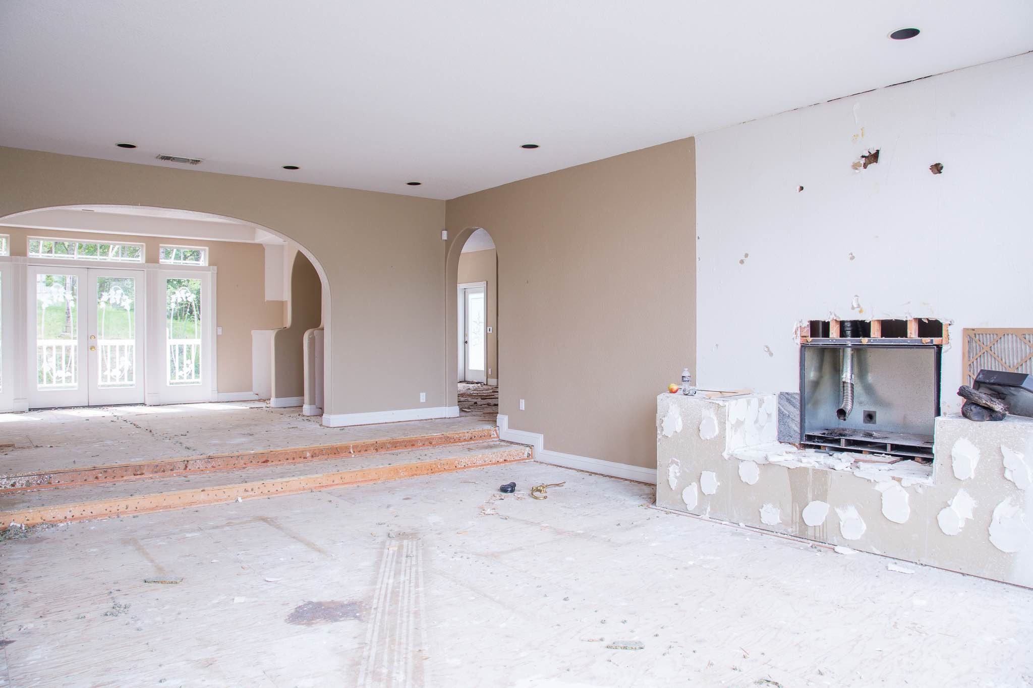 GREAT ROOM LOOKING TOWARDS THE DINING AND KITCHEN NOOK