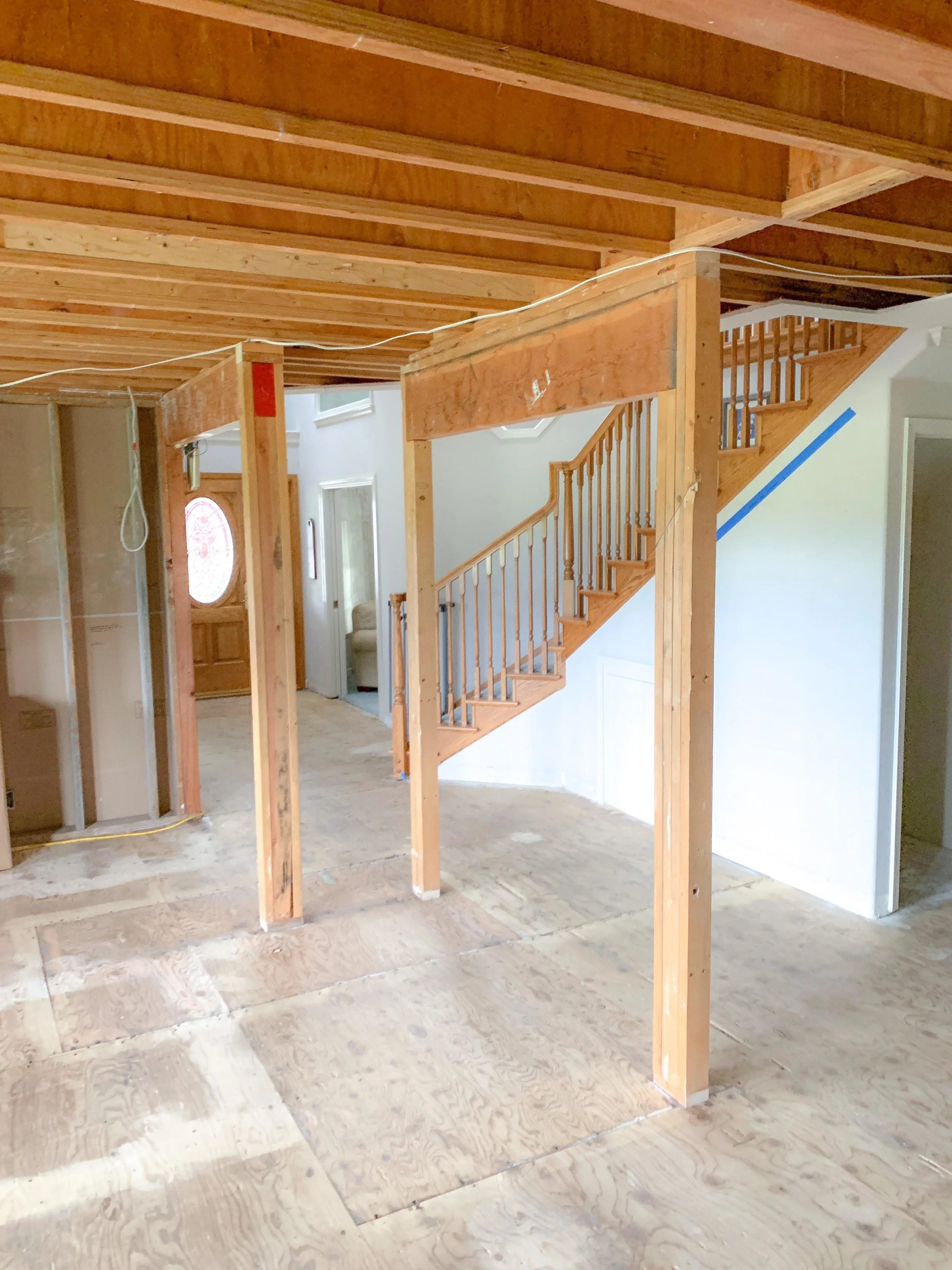 Load bearing ;post ex[posed after demo