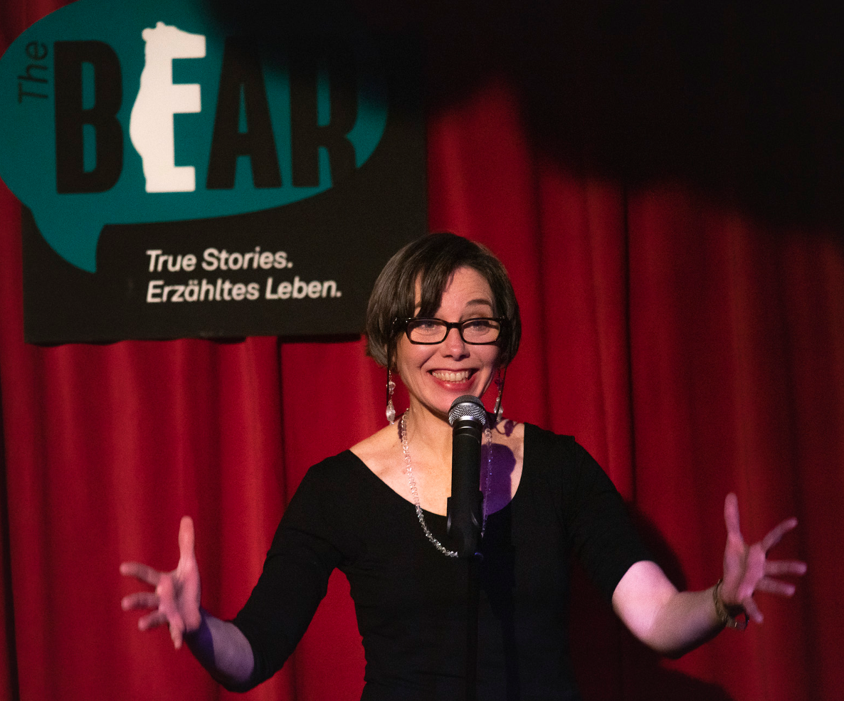 Dyane Neiman, Host of The Bear. true stories. erzaehltes leben; Photo: Felix Limmer