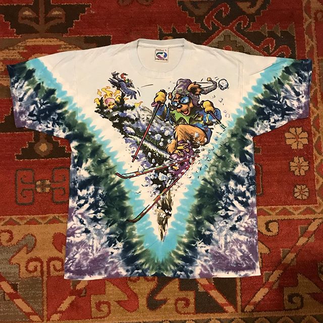 For sale: Original 1996 Liquid Blues &ldquo;Ski Bears&rdquo; GDM tee. Total deadstock &mdash; washed once, never worn. Amazing detail and print. Actual like new condition.
Size: L (21&rdquo; x 27&rdquo;)
$84
DM @brolome to purchase

IF POST IS UP IT&