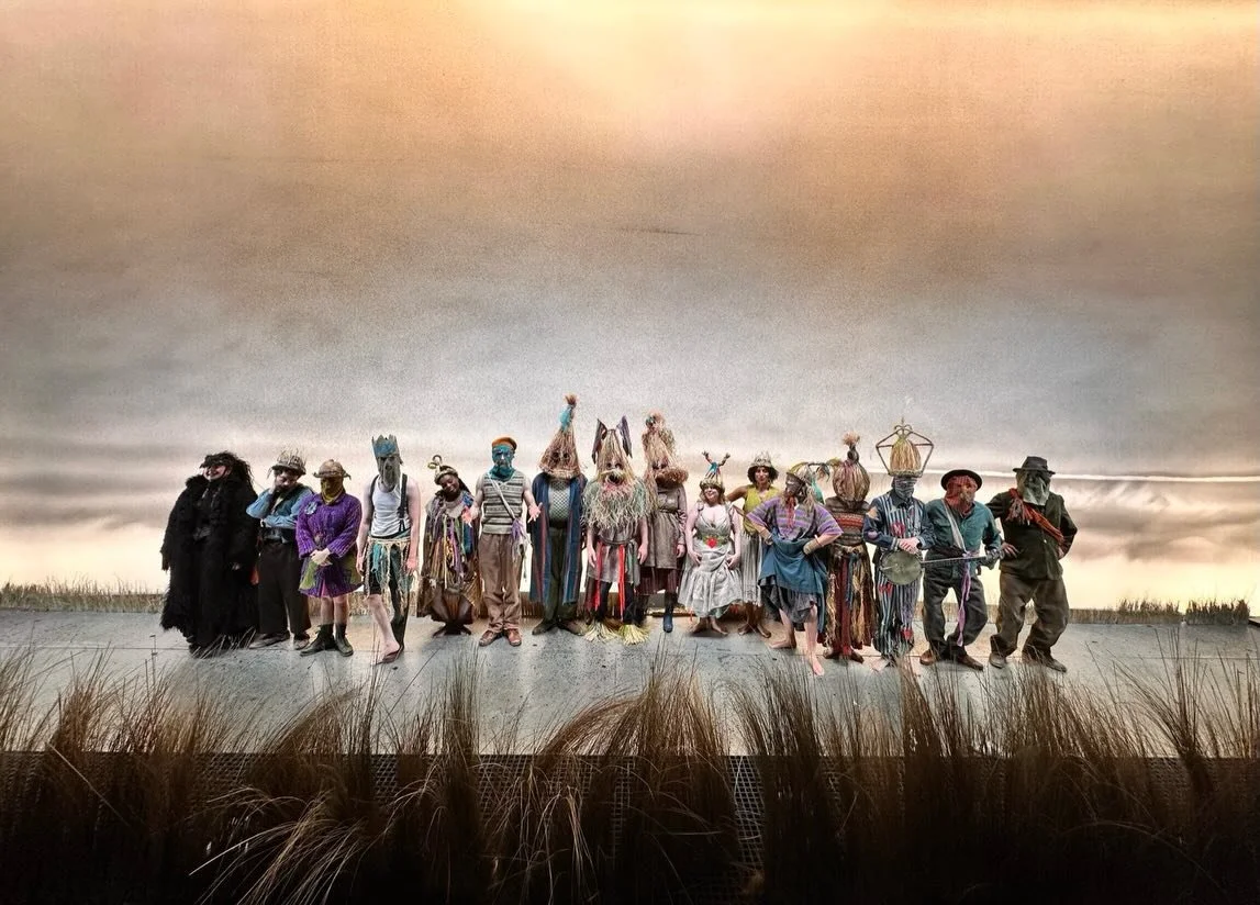 And so we&rsquo;re &ldquo;mounted on the springtides of luck&rdquo;&hellip; and we&rsquo;ll have great times from this out, telling stories of the wonders of the Western World&hellip;  and an incredible chapter at the @nationaltheatre 🎭 

My heart i