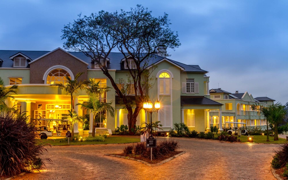 hemingways nairobi.jpg