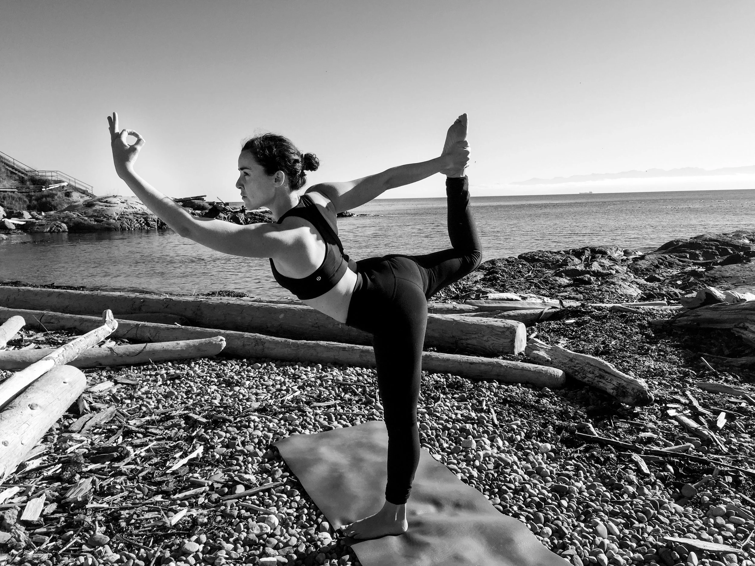 Camila Manns fundadora de Artsymove , concepto de sanación a través de la creatividad, el Yoga, las artes y la meditación.-