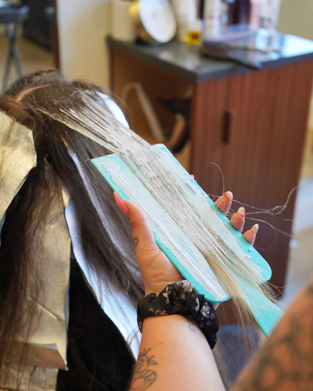 As much as we hate to see summer slip away, we are just as excited for fall here at Lola. 🍂 ​​​​​​​​
​​​​​​​​
Which fall hair trend are you most looking forward to?​​​​​​​​
​​​​​​​​
🔸Chic bobs​​​​​​​​
🔸Shades of red​​​​​​​​
🔸Soft bouncy layers ​​