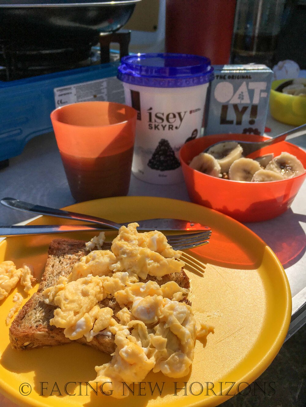  Eggs &amp; toast, skyr &amp; fruit. Best way to start the day! 