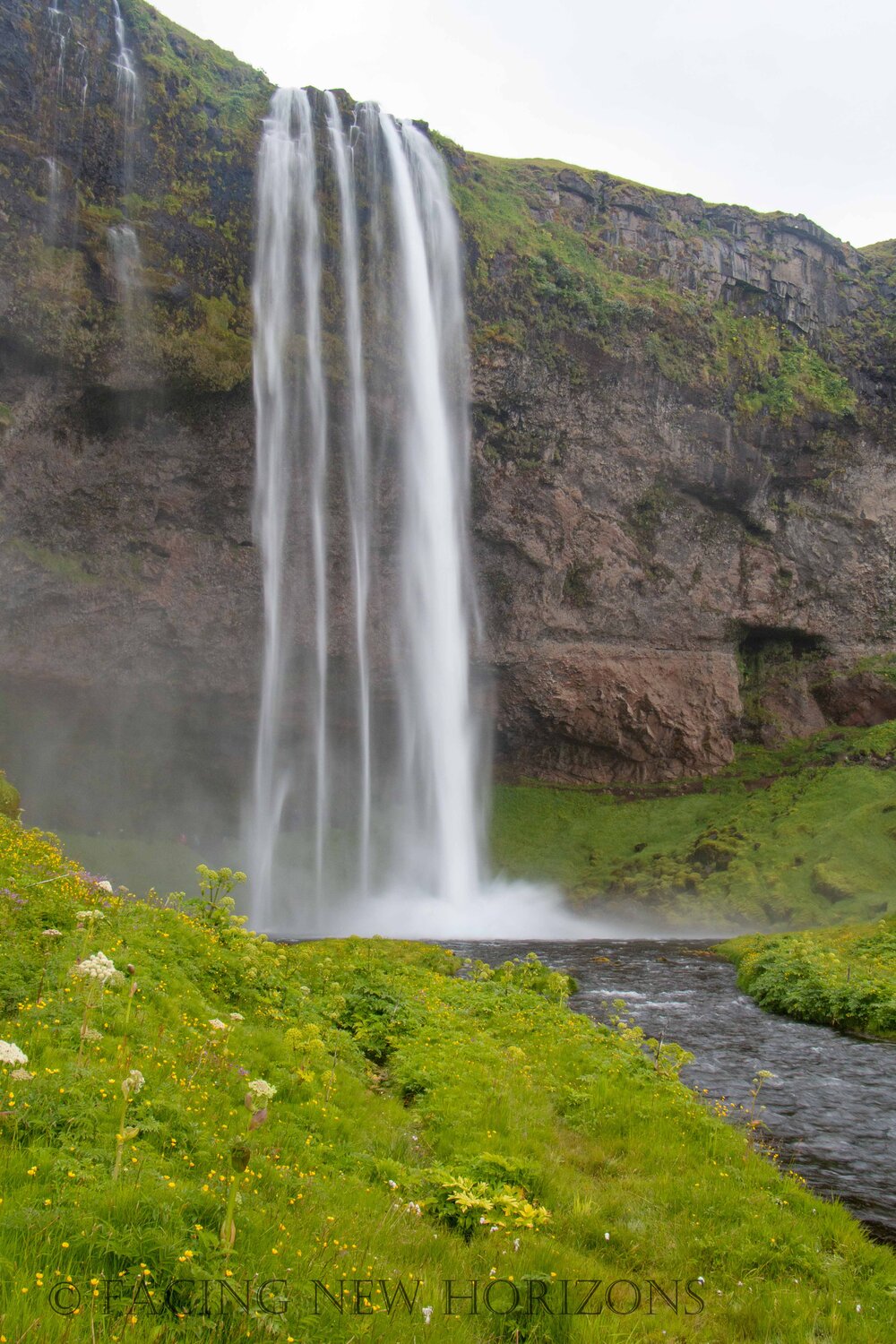  Seljalandsfoss 