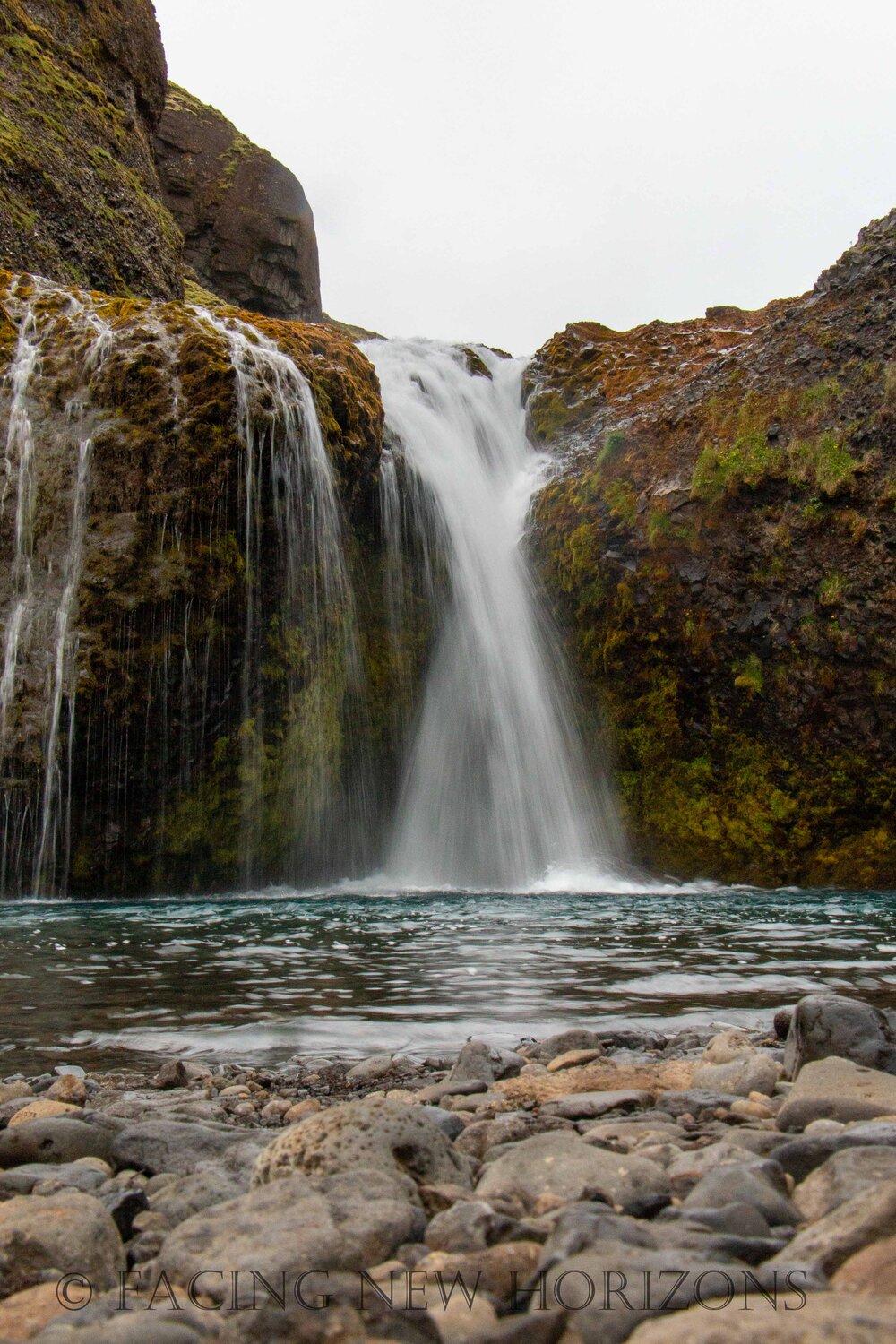  Stjórnarfoss flowing into the pool below 